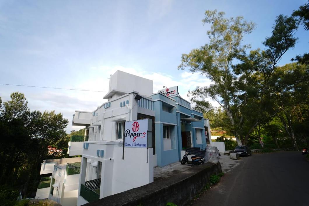 Hotel Peppers Yercaud Exteriör bild