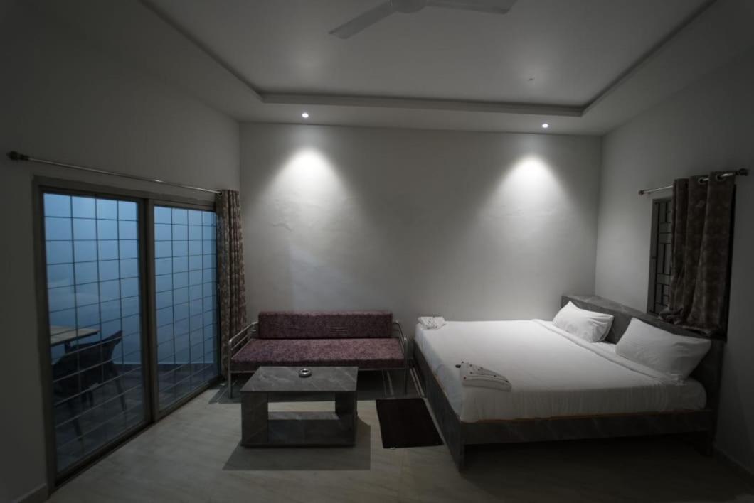Hotel Peppers Yercaud Exteriör bild