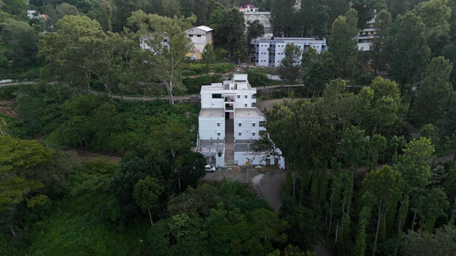 Hotel Peppers Yercaud Exteriör bild